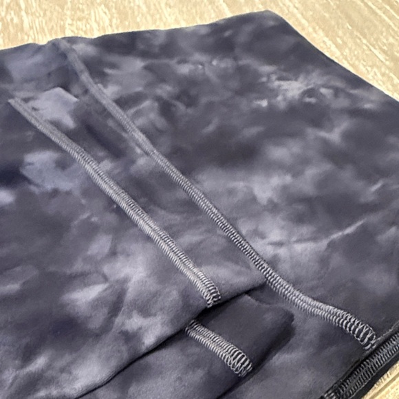 Lululemon women’s cropped legging - Picture 4 of 4